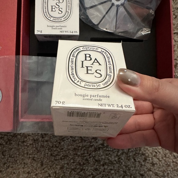 Diptyque Candles and Carousel Gift Set with gift bag BRAND NEW!! (only 4 charms) - Picture 2 of 7